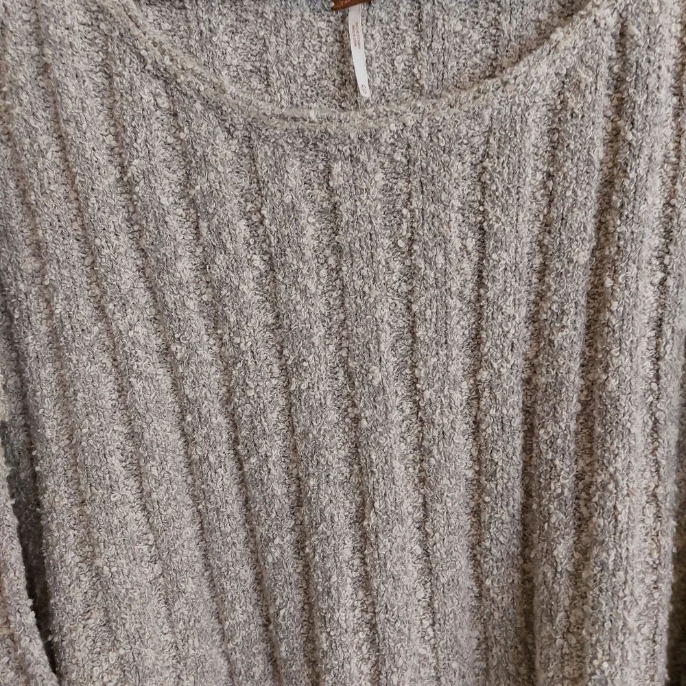 Free People Long Sleeve Scoop Neck Cropped Sweater- size XS - Picture 4 of 7